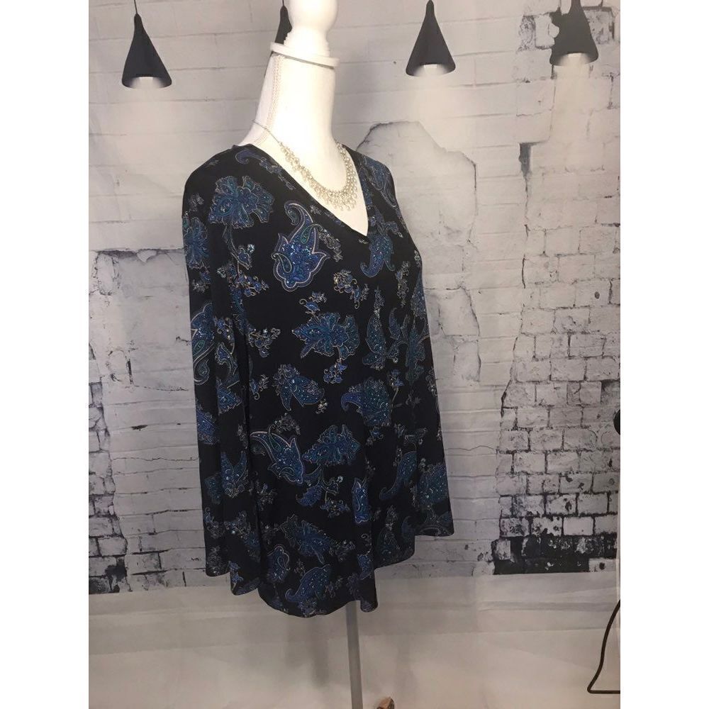 Beautiful flowered blouse - Picture 4 of 6